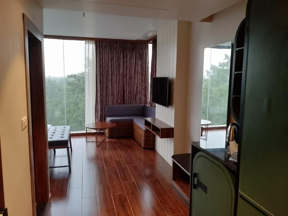 The Convoy Hotel Dibrugarh Zewnętrze zdjęcie